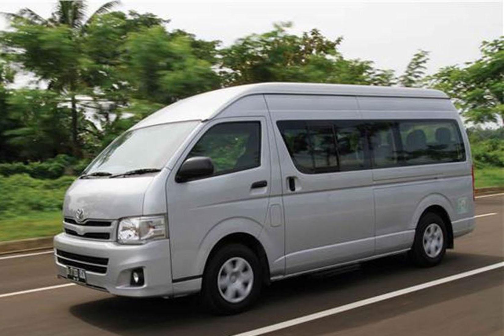 Hiace Commuter5
